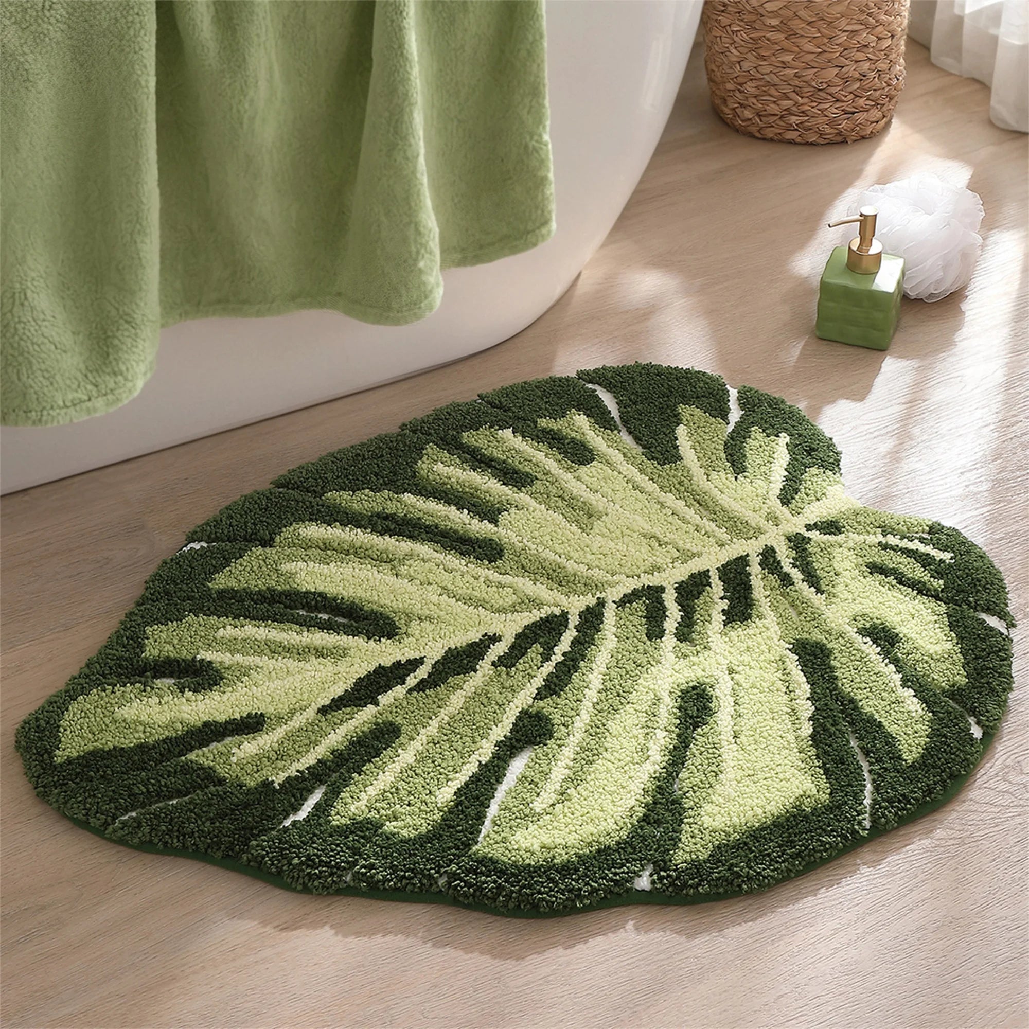 Soft Plush Green Leaf Bathroom Rug with Non-Slip Backing - Luxurious and Absorbent Bath Mat for Home Décor